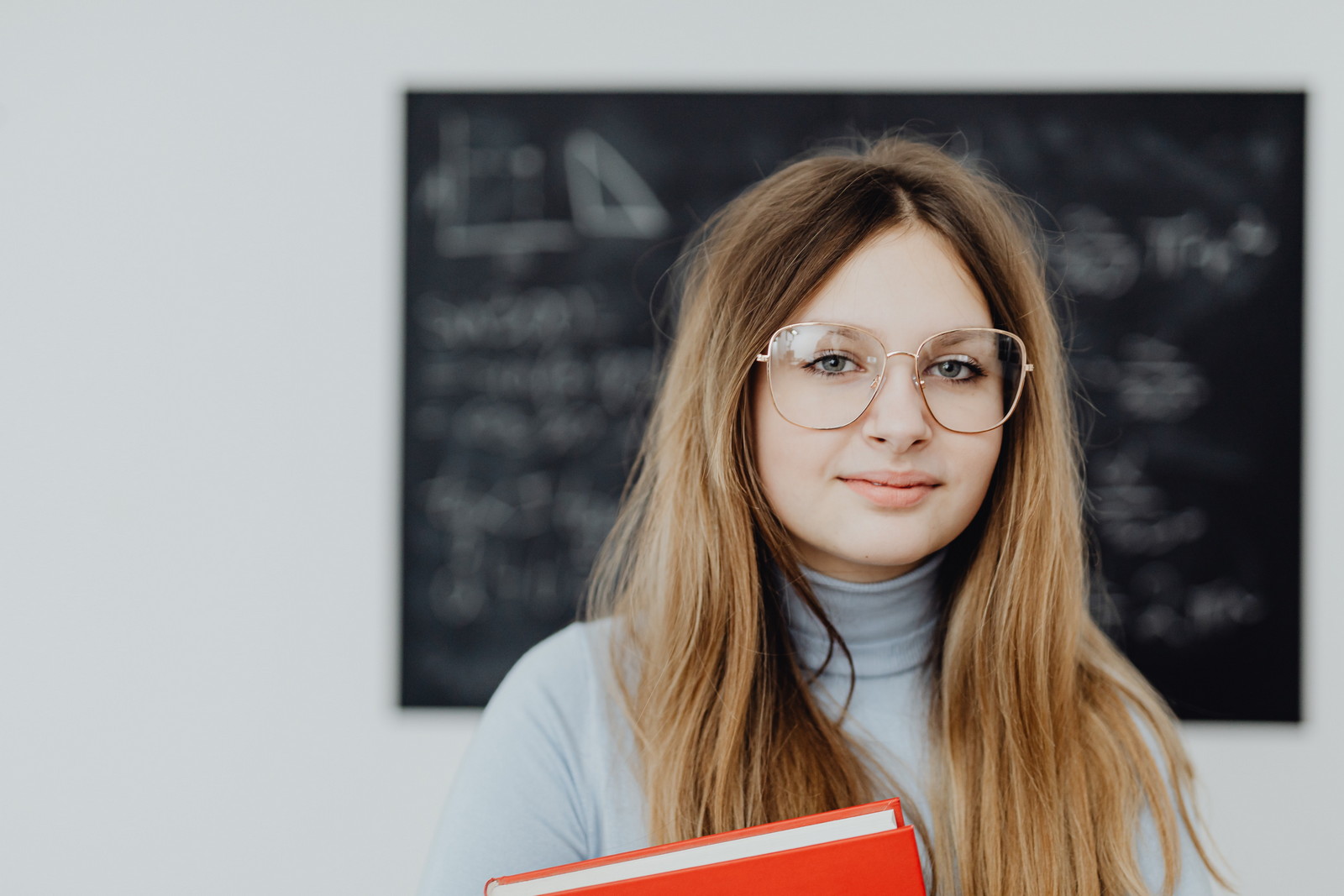 AiutoTesi24 Come Farsi Aiutare a Scrivere una Tesi di Laurea? Anonimo, e senza Stress.